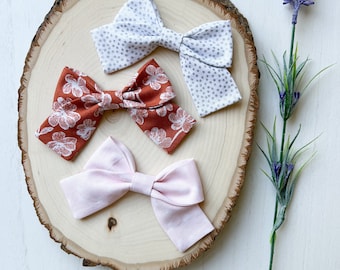 Terra Cotta Flower Pinwheel Bow, Pigtail Set, Pigtail Bow Set, Girls Hair Bows, Baby Bows, Baby Headbands, Handmade Bows