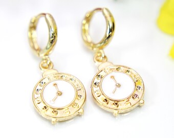 Black Cat Kitty Chasing Clock Mechanic Steampunk Gear Chain Dangle Earrings