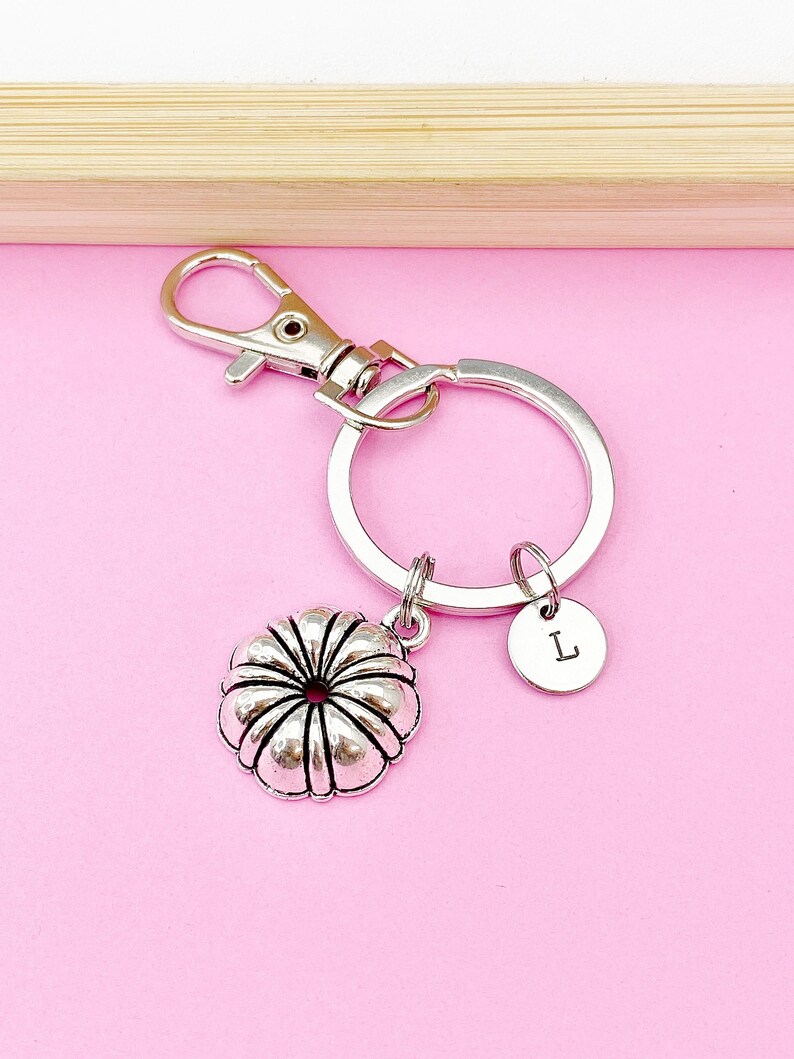 Bundt Muffin Pan Baker Keychain, Baker Gift, Bakery Shop Gift, Sister Gifts, Niece Gifts,Mom Gifts,Aunt Gifts, Personalized Gift, N3785 bild 6
