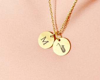Collier doré à breloques saxophone ténor - Pendentif initial personnalisé