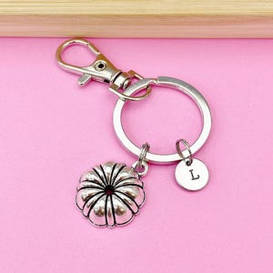Bundt Muffin Pan Baker Keychain, Baker Gift, Bakery Shop Gift, Sister Gifts, Niece Gifts,Mom Gifts,Aunt Gifts, Personalized Gift, N3785 bild 1