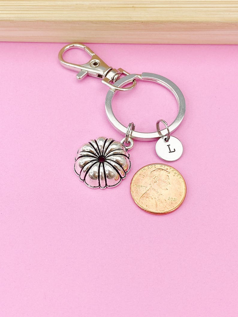 Bundt Muffin Pan Baker Keychain, Baker Gift, Bakery Shop Gift, Sister Gifts, Niece Gifts,Mom Gifts,Aunt Gifts, Personalized Gift, N3785 bild 5