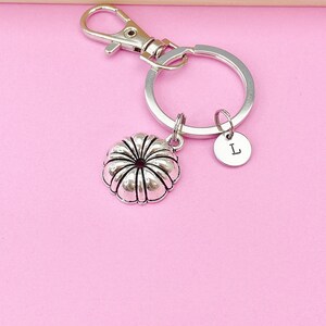 Bundt Muffin Pan Baker Keychain, Baker Gift, Bakery Shop Gift, Sister Gifts, Niece Gifts,Mom Gifts,Aunt Gifts, Personalized Gift, N3785 bild 9