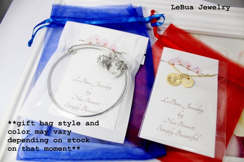 Aunt Gifts Aunt Jewelry Perfect Gift for Aunt Initial Bracelet Auntie Charm Bracelet Personalized Auntie Bracelet Auntie Bracelet