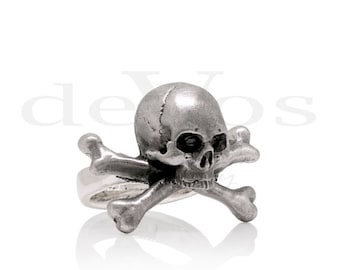 Skull Ring - Skull and Bones - Jolly Roger Ring