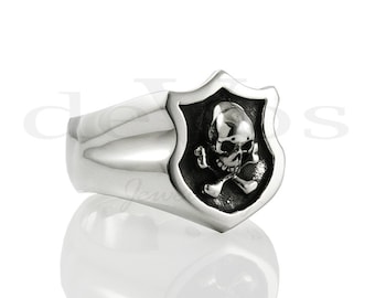 Skull Ring - Signet Ring - Jolly Roger