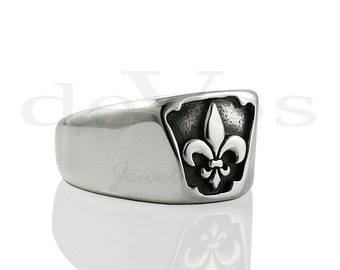 Fleur de Lis Signet Ring