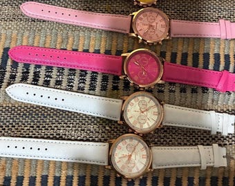 New quartz wrist watch alloy case different colors battery operated faux leather band