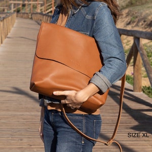Echtleder Crossbody-Tasche, handgemachte Ledertasche mit minimalistischem Design, für den täglichen Gebrauch, anpassbar mit Ihren Initialen.