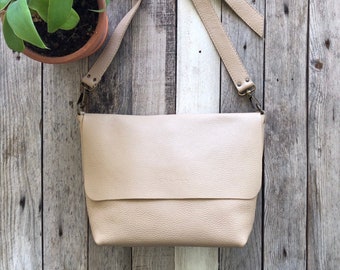 Bolso bandolera de cuero hecho a mano ¡Disponible en 16 colores diferentes! - ONU