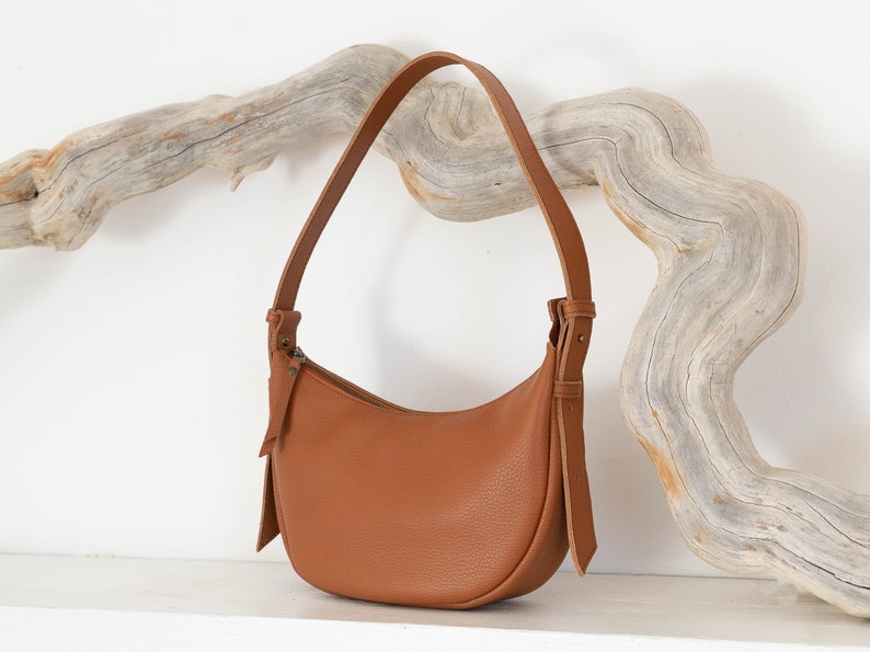 Shoulder Leather bag. MOON image 6