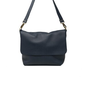 Crossbody-Tasche aus Leder, perfekt für den ganzen Tag, in 4 Größen erhältlich, ist es eine handgefertigte Tasche. UN
