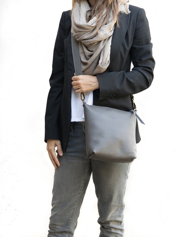 Shorten Crossbody Bag With A Scarf