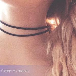 Suède choker, zwarte choker, choker met dubbele wikkel, choker van imitatiesuède