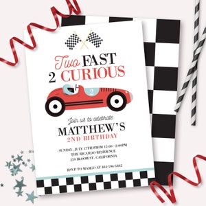Invito di compleanno Two Fast - Invito stampabile per la festa del secondo compleanno a tema auto da corsa d&#39;epoca - Decorazione personalizzabile Two Fast 2 Curious Racing Boy - 0067