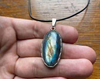 LABRADORITE NECKLACE Pendant Blue Labradorite Blue Natural Labradorite Jewelry Necklace Pendant Natural Stones Crystal Necklace Blue Pendant