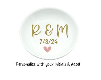 Personalized Ring Dish, Ring Holder, Engagement Ring, Wedding Ring Dish, Gift for Couple, Initials, Wedding, Engagement, Gift, Jewelry