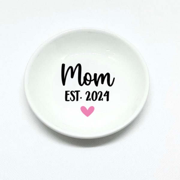 Mom Ring Dish, Mom, Gift For Mom, Ring Dish, Baby Shower Gift, Personalized, Mommy, Mother's Day, Ring Holder, Est 2024, Gift, Mama, Trinket