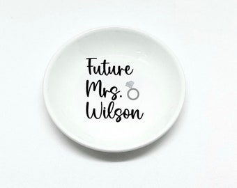 Personalized Future Mrs Ring Dish, Future Mrs Gift, Ring Dish, Ring Holder, Wedding Ring Dish, Engagement, Gift, Trinket Tray, Jewelry, Mrs