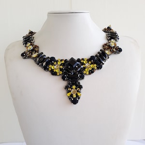 Handmade Swarovski Strass Statement Necklace: Italian Couture Jewelry Iv330