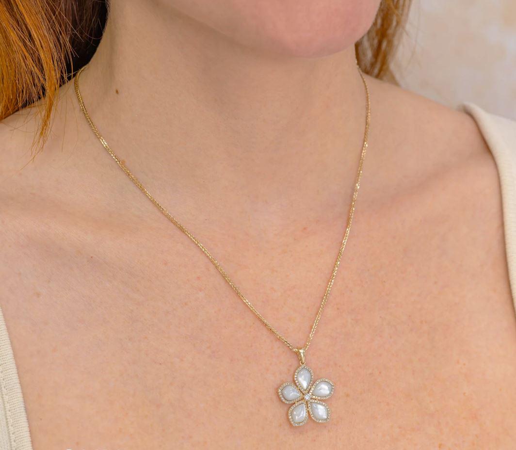 ダイヤモンド マザーオブパール フラワーネックレス ショパンチェーン
