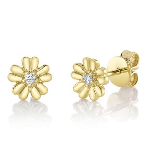 14K Yellow Gold Diamond Flower Stud Earrings Natural