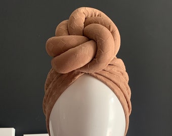 Nude  / Tan full ‘twist’ turban.