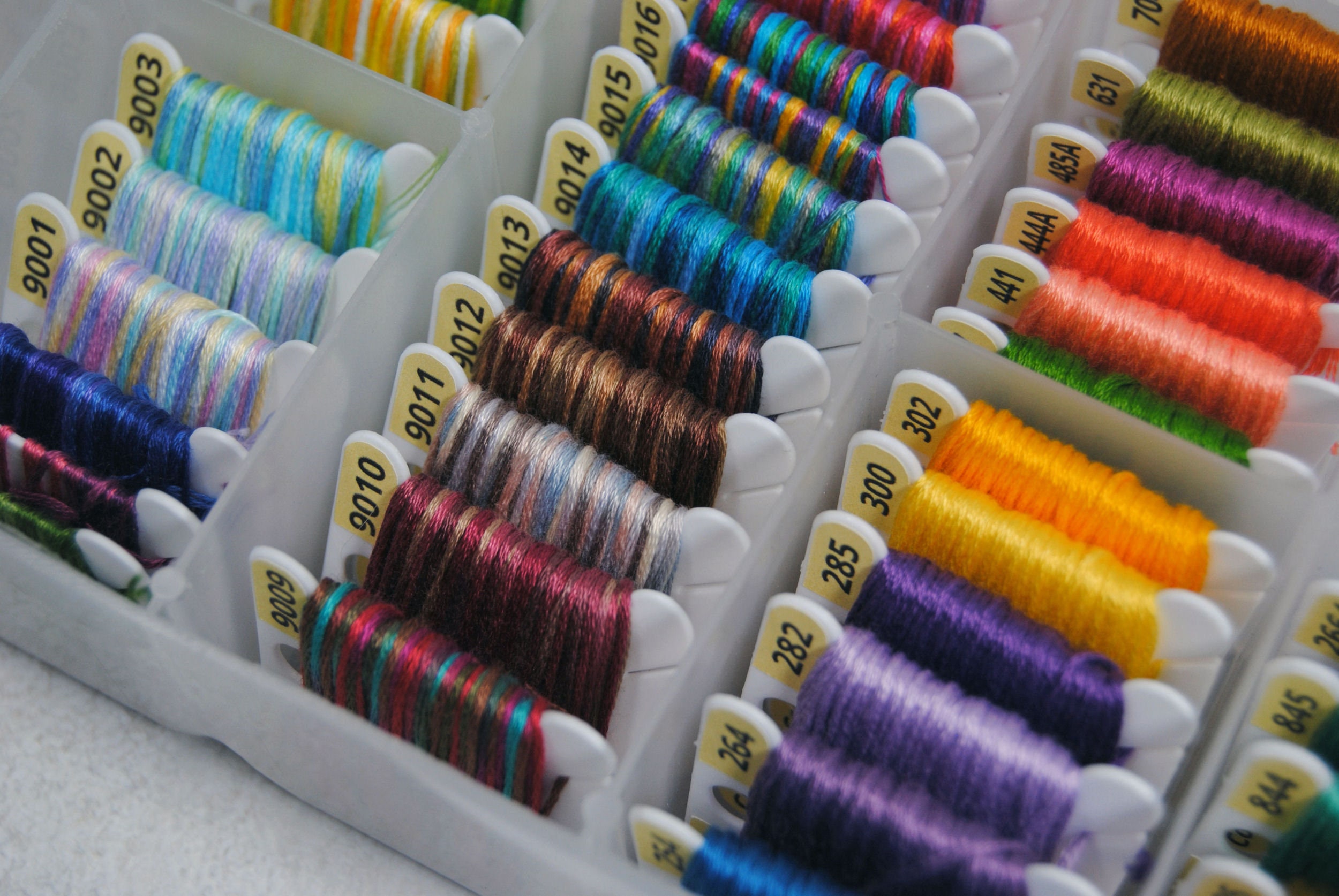 Cosmo Thread Labels - Organize Your Bobbins With Large Font Number ...