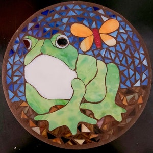 Frog mosaic garden stone