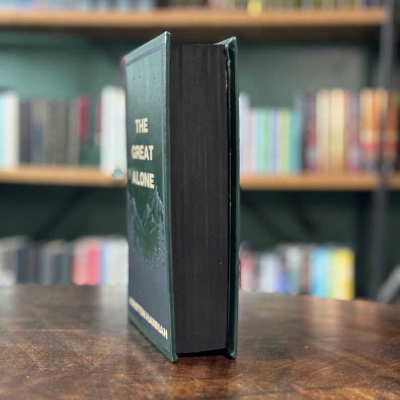 Example of Solid Black Edges