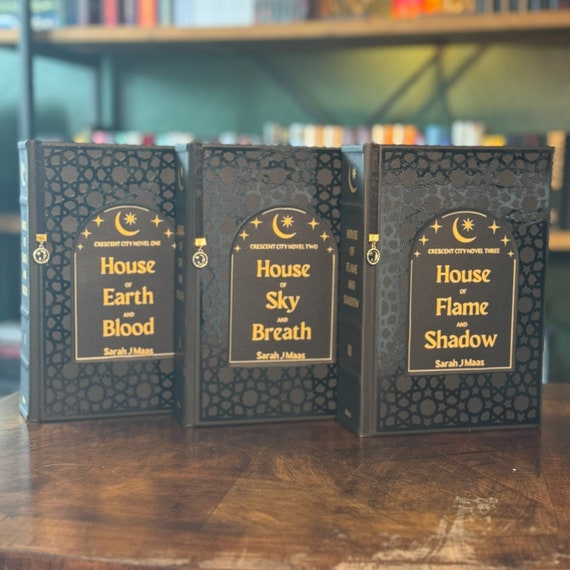 Crescent City Hardcover Box Set: 9781639732180: Maas, Sarah J