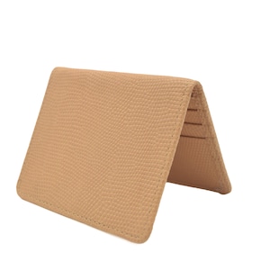 Cartera de piel de serpiente marrón camel unisex hecha a mano con ostras para tarjetas de viaje