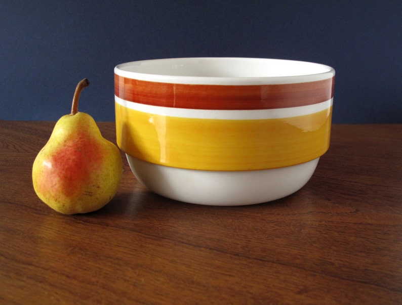 design by Carl-Harry St\u00e5lhane Mid Century R\u00f6rstrand of Sweden serving dish or salad bowl from the Fokus series handpainted