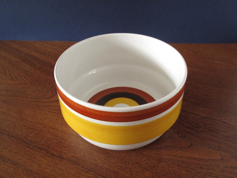 design by Carl-Harry St\u00e5lhane Mid Century R\u00f6rstrand of Sweden serving dish or salad bowl from the Fokus series handpainted
