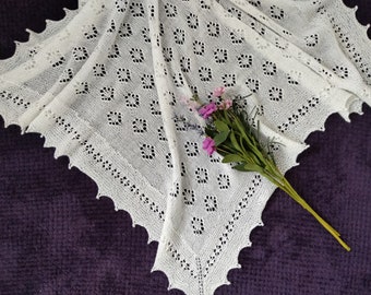 Baby shawl/ traditional baby shawl/ christening shawl/ wool baby shawl/ ivory baby shawl
