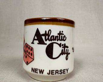 Souvenir Atlantic city new jersey Coffee Cup Ceramic Stoneware gamble casino 70s