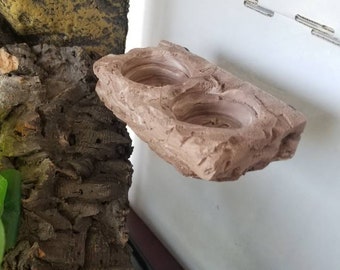 Gecko ledge - Natural Magnetic feeding ledge two .5oz cups Brownish/stone