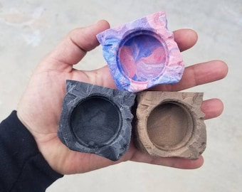 Magnetic feeding dish .5 oz cup brown, blackish/gray or cotton candy- leave a note for which color you'd like