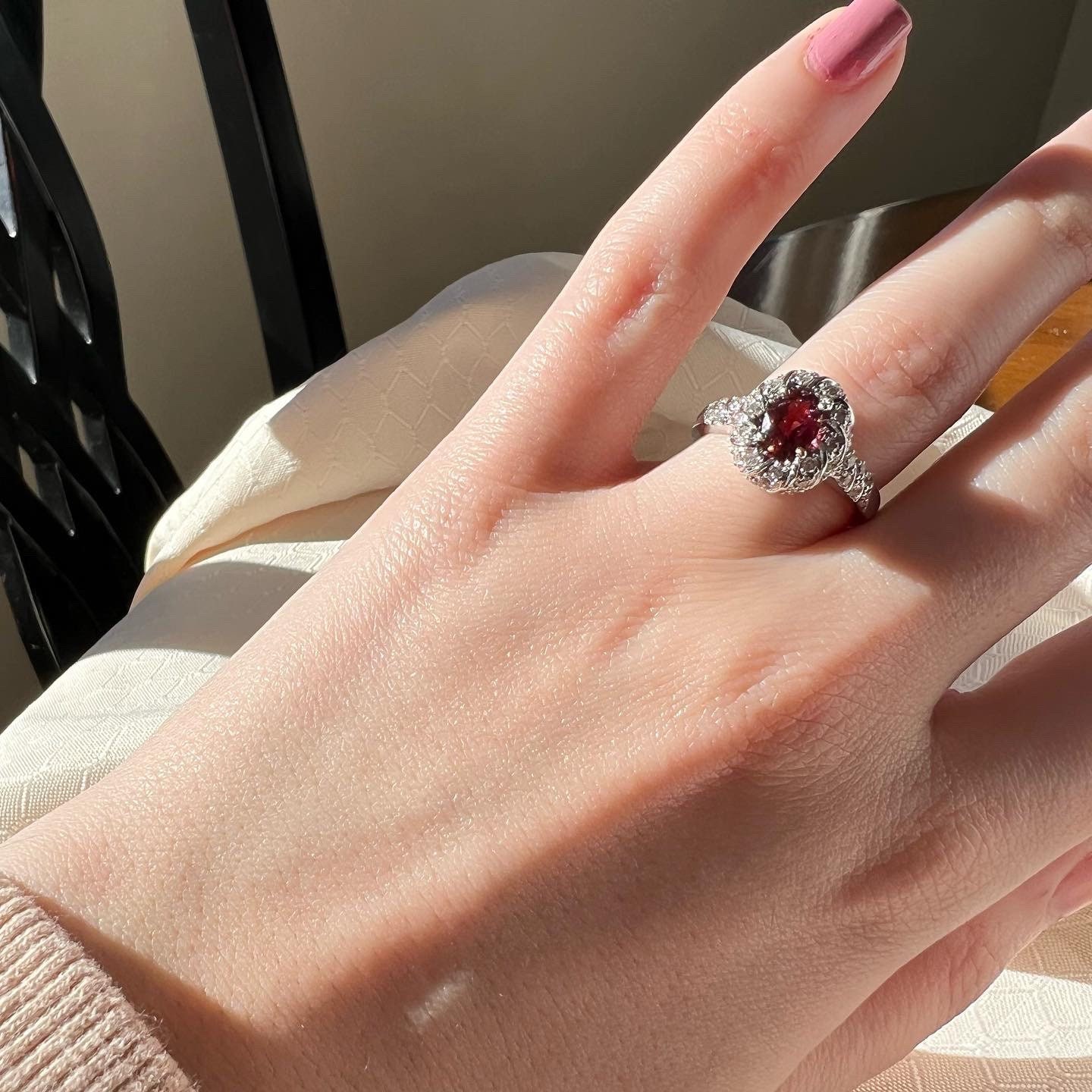 ピンクオーバルカットホワイトゴールドリング オーバル カット