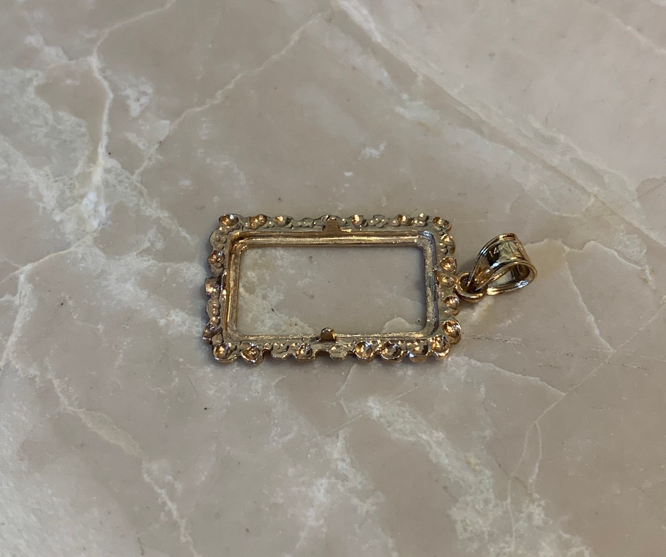14k Yellow Gold Frame Pendant – Credit Suisse Statue Of Liberty 2g, Rectangle Bezel, No Stone