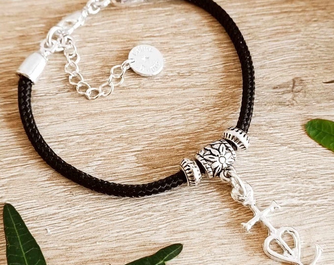Camargue Cross Bracelet 13x26mm - With Paracord cord ø3mm - color of your choice