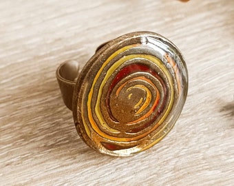 Bague Spirale avec couleur - finition laiton -  modèle au choix