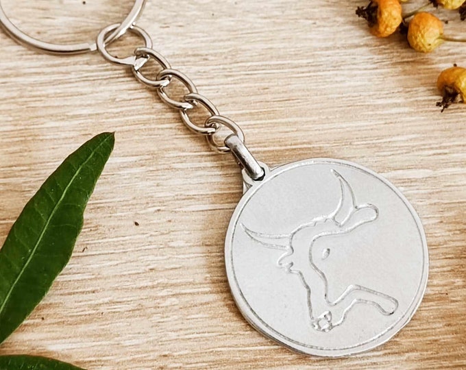 Tinplate key ring - Camargue bull (in profile) - model of your choice