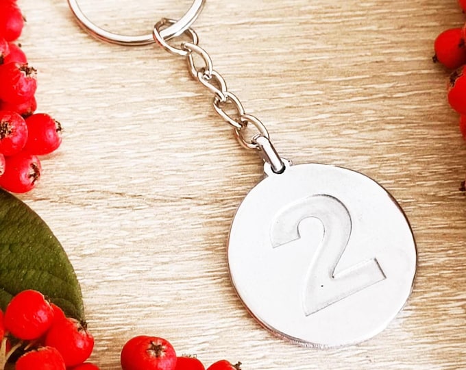 Tinplate key ring - Leather Wedding / 2 years - model of your choice