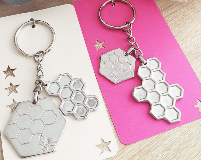 Key ring - "Bees/swarm" in raw white iron