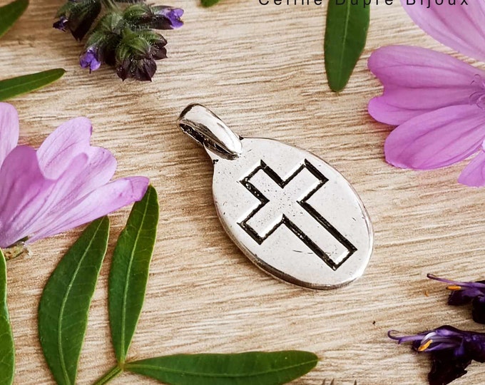 Oval pendant with Cross 18x28mm with or without chain