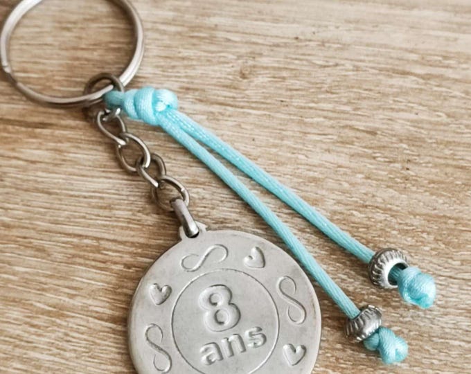 Birthday key ring - 8 years with hearts and infinity - raw tinplate - ø30mm - with beads and cord - Made in France