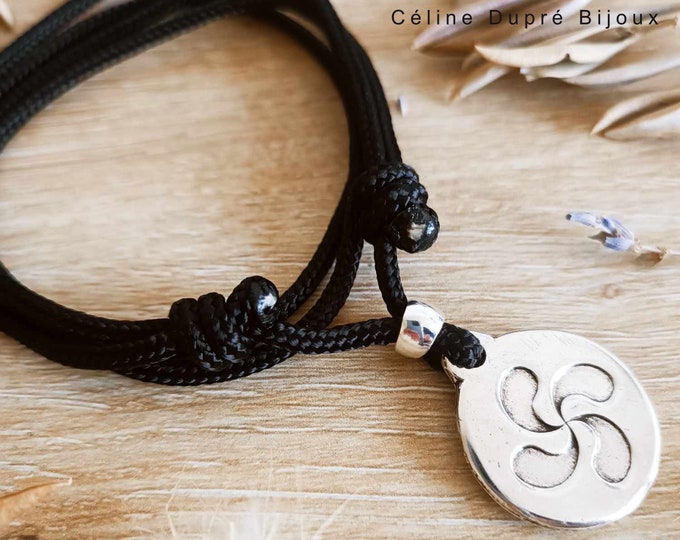 "Basque Cross / lauburu" necklace - ø25mm round medal with ø3mm Paracord cord - Color of your choice