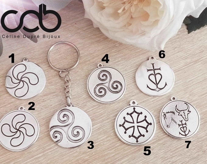 Keychain "Region/symbol" different finishes and models to choose from