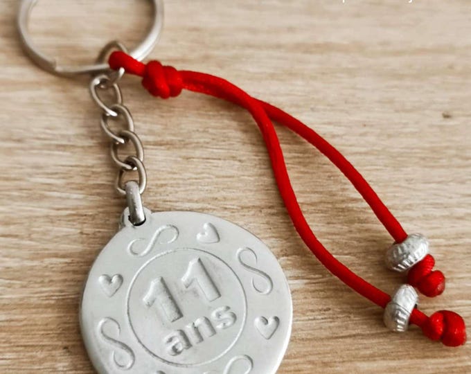 Key ring for 11 years of marriage (coral wedding) - ø30mm in raw tinplate + cord with pearls